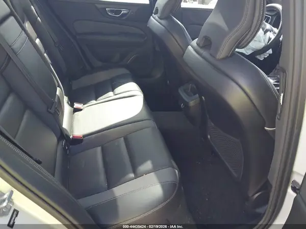7JR102FM4KG007121 2019 VOLVO S60 - Image 8