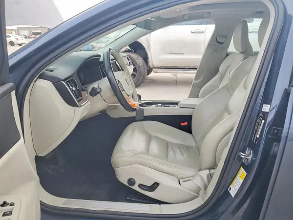 2021 VOLVO S60 auction photo 7