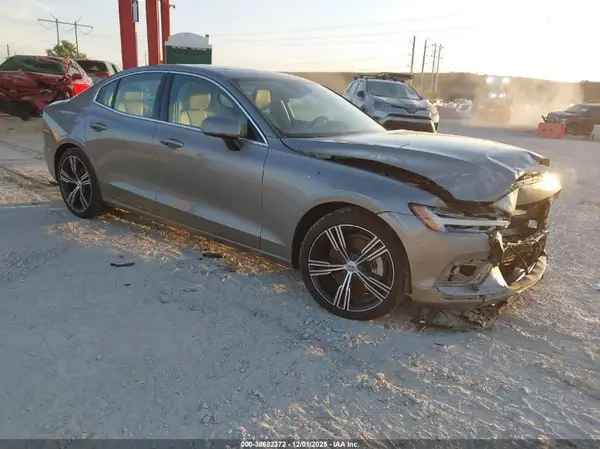 7JR102TL6MG123998 2021 VOLVO S60