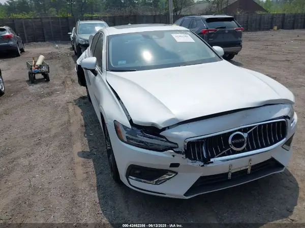 7JR102TL8MG113070 2021 VOLVO S60 - Image 1