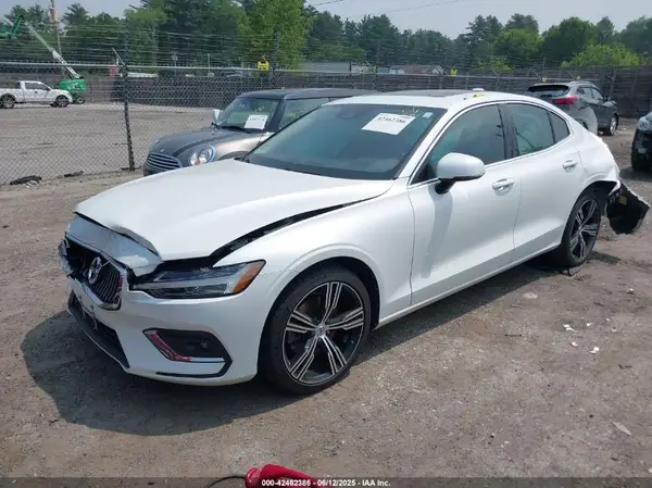 7JR102TL8MG113070 2021 VOLVO S60 - Image 2