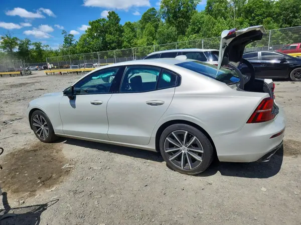 7JR102TZ2MG107821 2021 VOLVO S60 - Image 2
