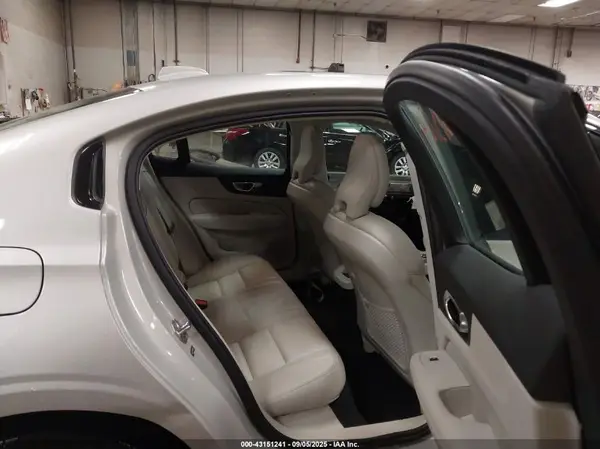 7JR102TZ3MG112896 2021 VOLVO S60 - Image 8
