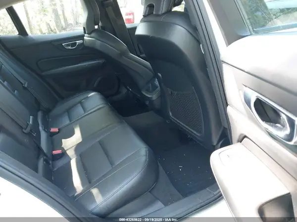 7JR102TZ7MG118085 2021 VOLVO S60 - Image 8