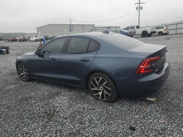 7JRA22TK0KG015746 2019 VOLVO S60 - Image 2