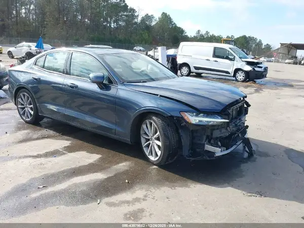 7JRA22TK0KG017819 2019 VOLVO S60 - Image 1