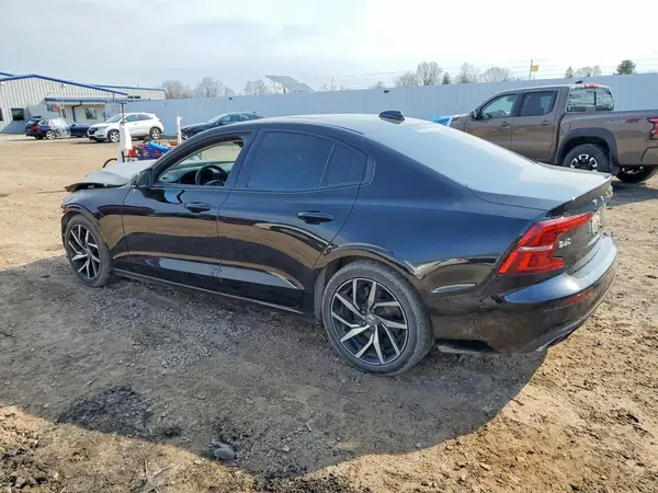 7JRA22TK1KG013696 2019 VOLVO S60 - Image 2