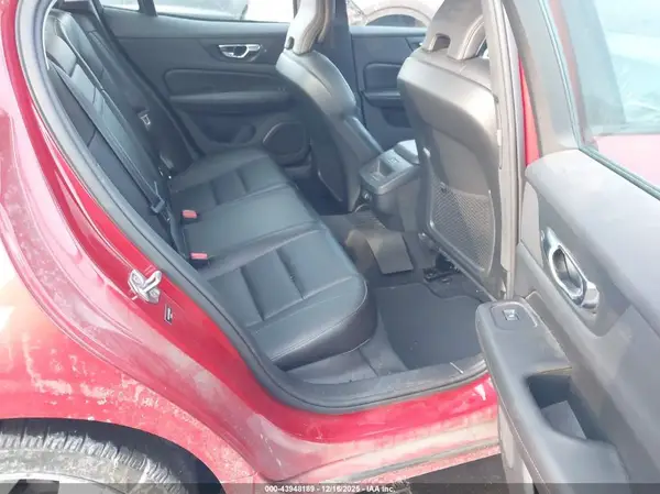 7JRA22TK1KG016372 2019 VOLVO S60 - Image 8
