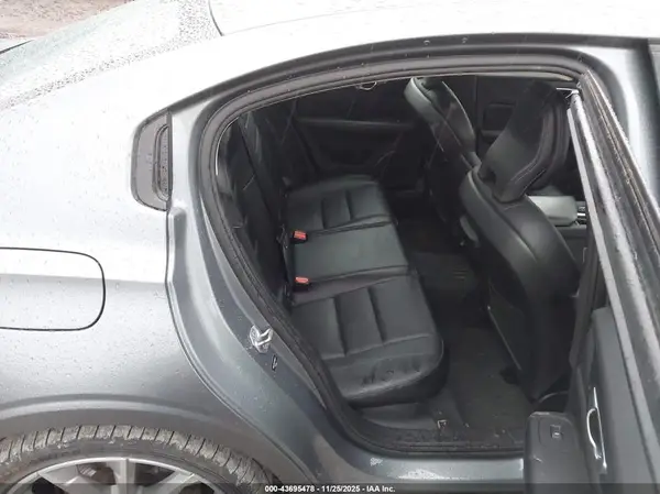 7JRA22TK1LG036011 2020 VOLVO S60 - Image 8