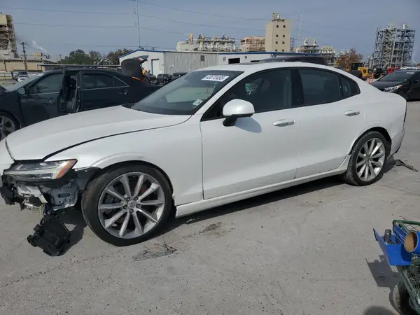 7JRA22TK1LG042570 2020 VOLVO S60 - Image 1