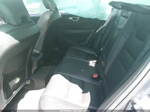 7JRA22TK2KG004490 2019 VOLVO S60 - Image 8