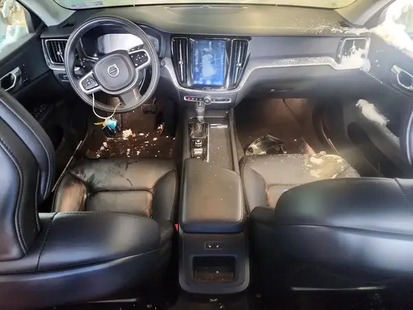 7JRA22TK2KG005736 2019 VOLVO S60 - Image 8