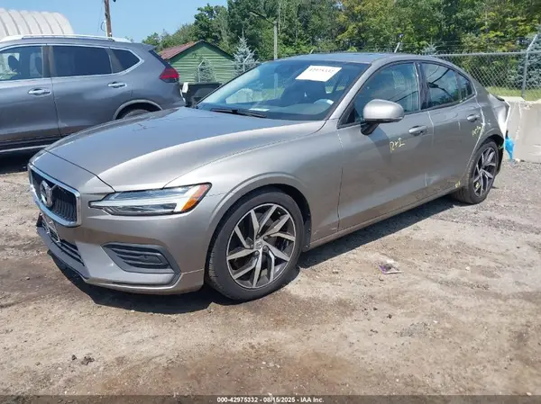 7JRA22TK2KG011486 2019 VOLVO S60 - Image 2