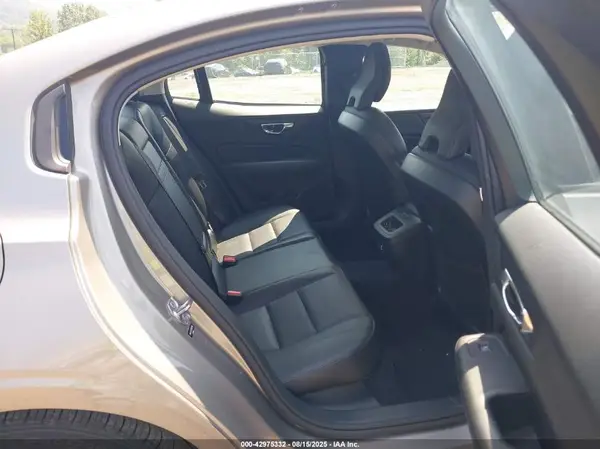 7JRA22TK2KG011486 2019 VOLVO S60 - Image 8