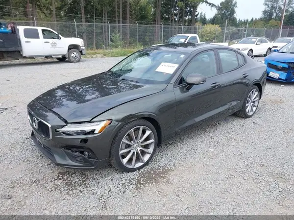 7JRA22TK2KG014128 2019 VOLVO S60 - Image 2