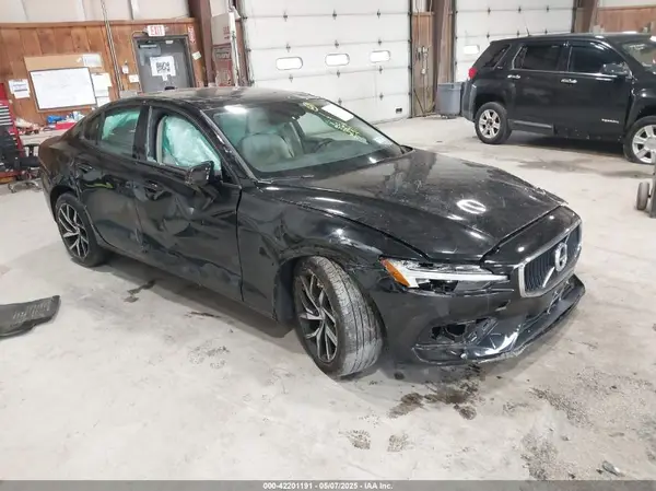 7JRA22TK2LG037409 2020 VOLVO S60 - Image 1