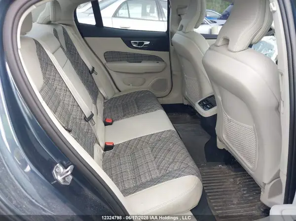 7JRA22TK3KG002327 2019 VOLVO S60 - Image 8