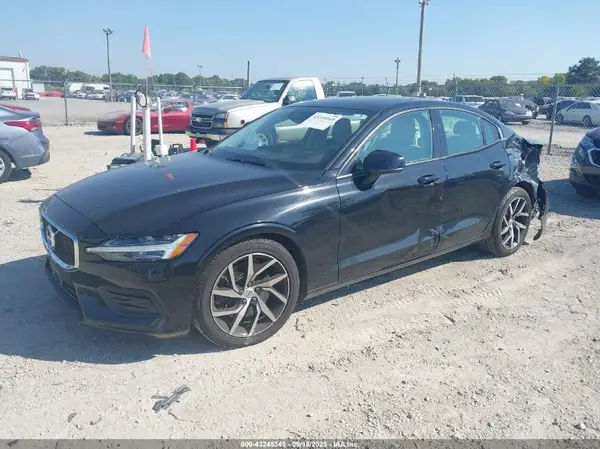 7JRA22TK3KG003204 2019 VOLVO S60 - Image 2