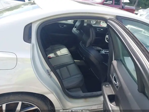 7JRA22TK3KG006698 2019 VOLVO S60 - Image 8