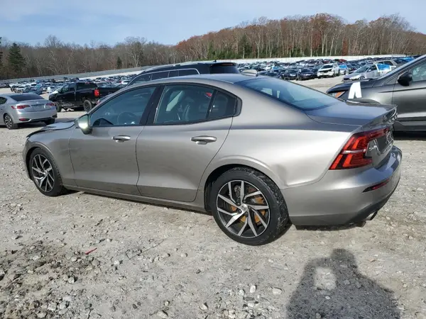 7JRA22TK3KG011271 2019 VOLVO S60 - Image 2