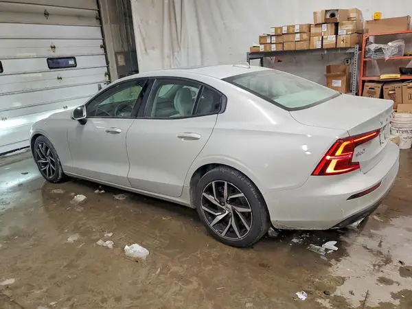 7JRA22TK3KG012906 2019 VOLVO S60 - Image 2