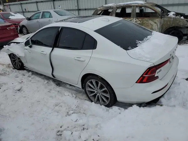7JRA22TK3KG013053 2019 VOLVO S60 - Image 2
