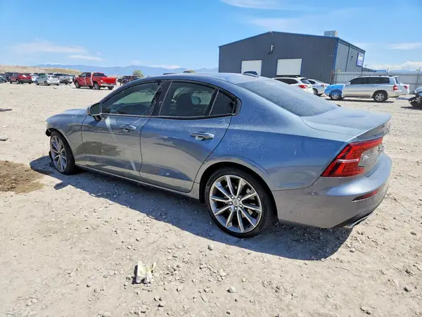 7JRA22TK3KG016759 2019 VOLVO S60 - Image 2