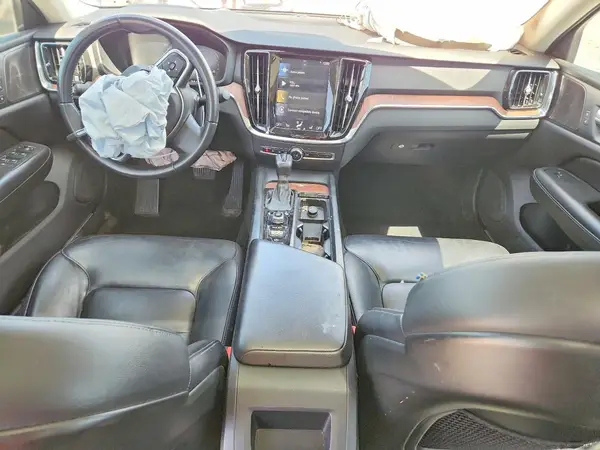 7JRA22TK3KG016759 2019 VOLVO S60 - Image 8