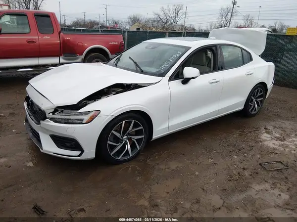 7JRA22TK3LG038486 2020 VOLVO S60 - Image 2