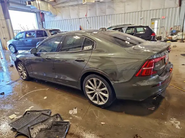 7JRA22TK3LG064831 2020 VOLVO S60 - Image 2