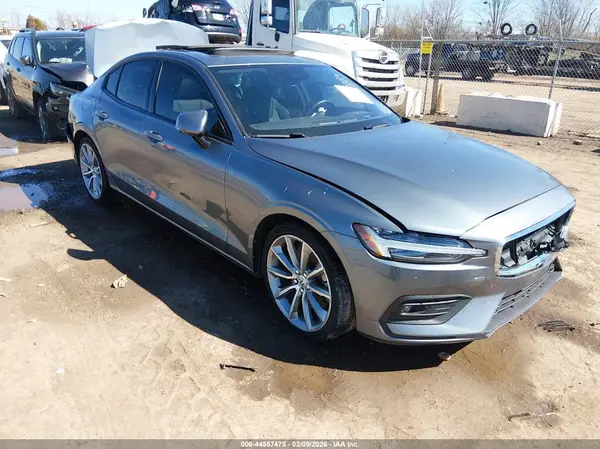 7JRA22TK3MG095546 2021 VOLVO S60 - Image 1