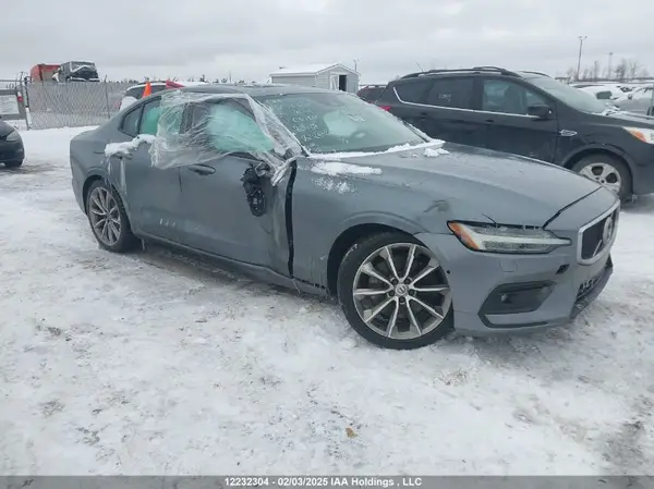 7JRA22TK4KG005060 2019 VOLVO S60 - Image 1