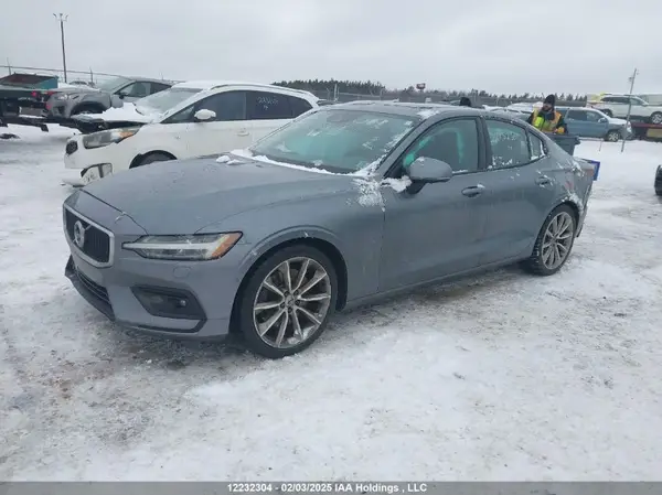 7JRA22TK4KG005060 2019 VOLVO S60 - Image 2