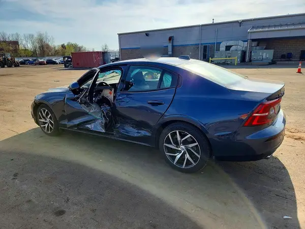 7JRA22TK4KG005284 2019 VOLVO S60 - Image 2