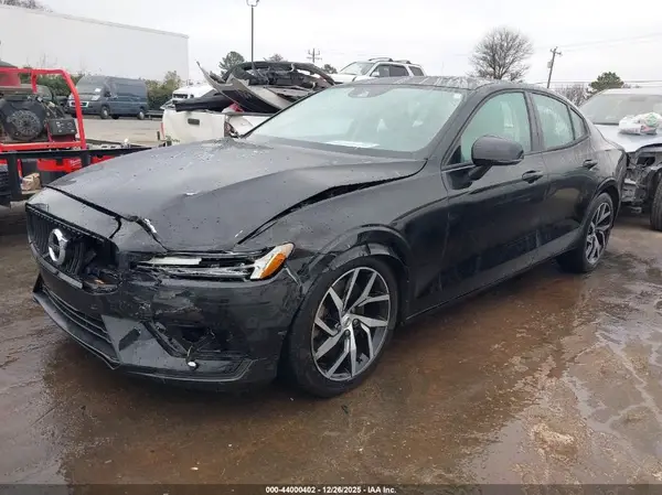 7JRA22TK4KG008962 2019 VOLVO S60 - Image 2