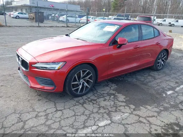 7JRA22TK4KG015054 2019 VOLVO S60 - Image 2
