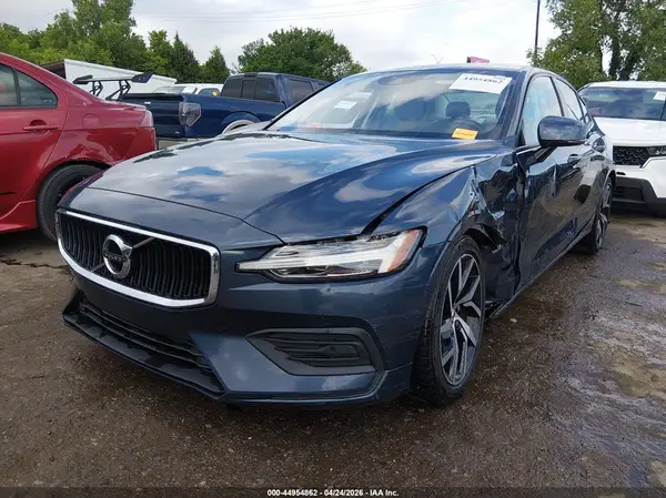 7JRA22TK4KG015734 2019 VOLVO S60 - Image 2