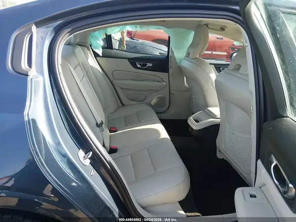 7JRA22TK4KG015734 2019 VOLVO S60 - Image 8