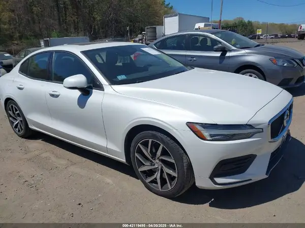 7JRA22TK4KG017483 2019 VOLVO S60 - Image 1