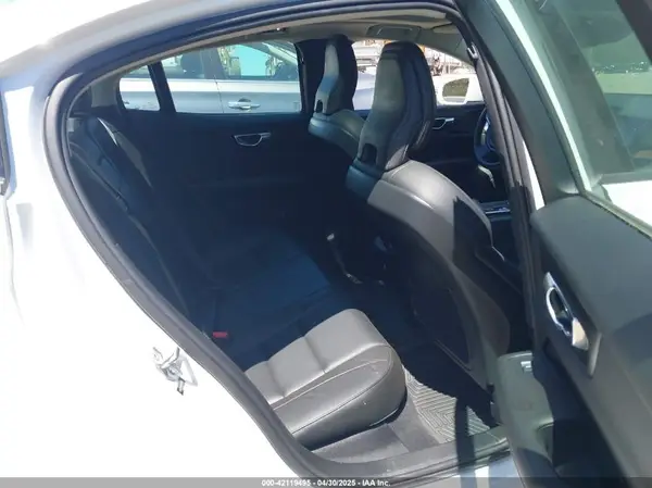 7JRA22TK4KG017483 2019 VOLVO S60 - Image 8