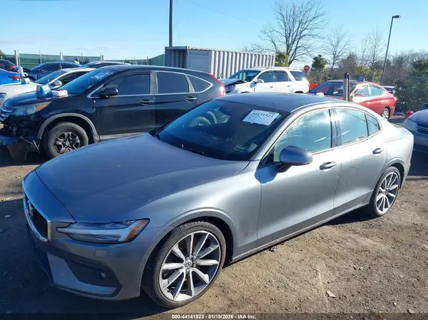 7JRA22TK4LG071867 2020 VOLVO S60 - Image 2