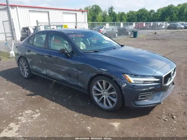 7JRA22TK4MG080666 2021 VOLVO S60 - Image 1