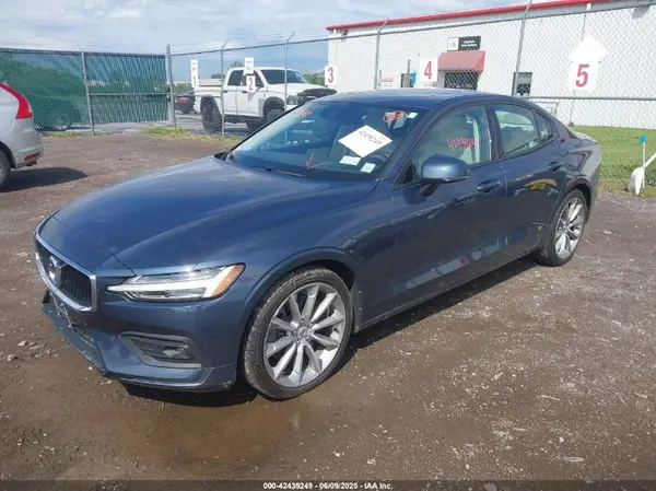 7JRA22TK4MG080666 2021 VOLVO S60 - Image 2