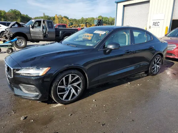 7JRA22TK5KG004726 2019 VOLVO S60 - Image 1