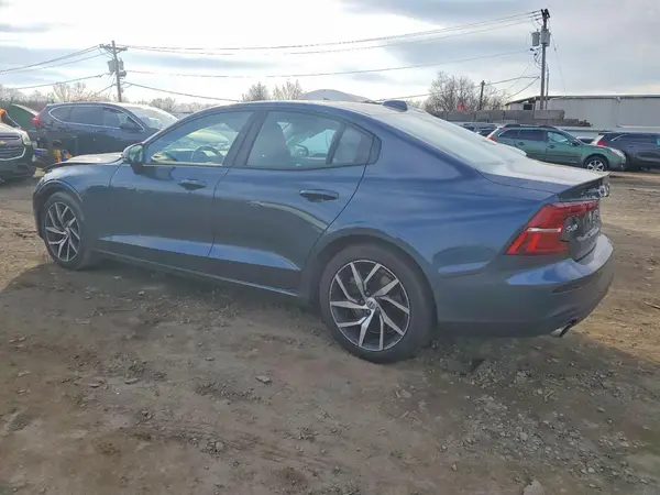 7JRA22TK5KG013099 2019 VOLVO S60 - Image 2