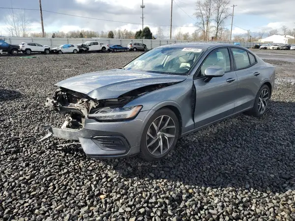 7JRA22TK5KG015807 2019 VOLVO S60 - Image 1