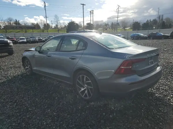 7JRA22TK5KG015807 2019 VOLVO S60 - Image 2