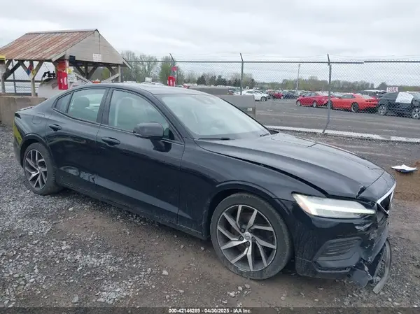 7JRA22TK5KG018383 2019 VOLVO S60 - Image 1