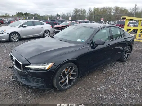 7JRA22TK5KG018383 2019 VOLVO S60 - Image 2