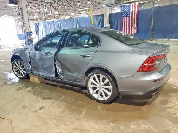 7JRA22TK5LG043060 2020 VOLVO S60 - Image 2